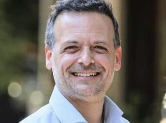 Τρίβουν τα μάτια τους με αυτό που προτείνει ο Χάρης Δούκας για ΠΑΣΟΚ και ΕΛΑΣ