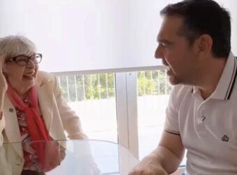 Βίντεο του Αλέξη Τσίπρα με τη «Θεοπούλα» για την εγγραφή της στην ΕΛΑΣ: «Πρέπει να γίνεις λίγο πιο…»