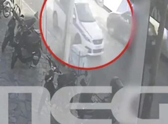 Σοκ στο Ίλιον: Καρέ καρέ ο άγριος ξυλοδαρμός οδηγού λεωφορείου από μοτοσικλετιστή – Βίντεο ντοκουμέντο