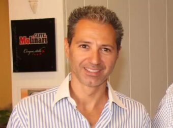 Δημήτρης Κόκοτας: «Ντρέπομαι γι’ αυτά που γράφονται, είναι όλα ψέματα, δεν σέβονται τίποτα», δήλωσε η αδερφή του
