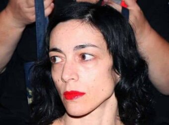 Ελεύθερη η Έλενα Τοπαλίδου – Αναβλήθηκε η δίκη της για οδήγηση υπό την επήρεια αλκοόλ