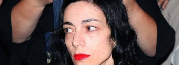 Ελεύθερη η Έλενα Τοπαλίδου – Αναβλήθηκε η δίκη της για οδήγηση υπό την επήρεια αλκοόλ