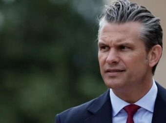 Χέγκσεθ από Νορμανδία: «Η Ευρώπη είναι αντιμέτωπη με εισβολή από επικίνδυνες ιδεολογίες» – Η αναφορά στην Ελλάδα