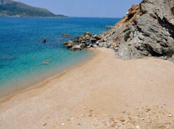 Οι πέντε παραλίες στην Αττική που θυμίζουν Κυκλάδες – Ότι πρέπει για μια δροσερή απόδραση