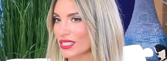 Αθηνά Οικονομάκου: «Πρώτη φορά κατάλαβα και ένιωσα το μυστήριο του γάμου»