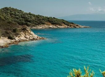 Η ελληνική παραλία που αναδείχθηκε η δεύτερη καλύτερη στον κόσμο