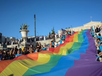 Η ΣΤΑΣΥ αρνήθηκε να βάλει αφίσες του Athens Pride στο Μετρό