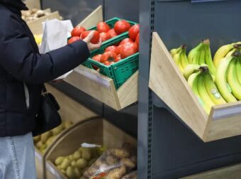 «PosoKanei»: Πώς λειτουργεί η νέα εφαρμογή για τη σύγκριση τιμών στα βασικά αγαθά