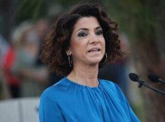 Αλεξία Μπακογιάννη: «Αν δω τον Κουφοντίνα που σκότωσε τον πατέρα μου και τον Γιωτόπουλο που έδωσε την εντολή, τι πρέπει να κάνω;»