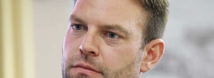 Νέα αποχώρηση από το κόμμα Κασσελάκη – Παραιτήθηκε ο Μιχάλης Χουρδάκης