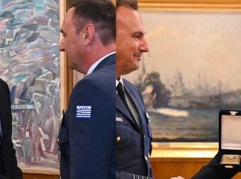 Συνάντηση Δένδια με τον πιλότο που έκανε την αναγκαστική προσγείωση του F-16 στην Ζάκυνθο