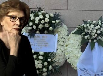 «Πλημμύρισε» από στεφάνια η Μητρόπολη Αθηνών για τη Μάρω Κοντού – Το στεφάνι που τράβηξε όλα τα βλέμματα
