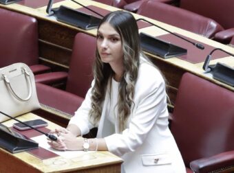 Μυρτώ Κοροβέση: Ορκίστηκε η νεότερη βουλευτής του ελληνικού κοινοβουλίου – H ηλικία της 
