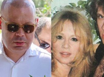Η σπάνια συνάντηση του Αιμίλιου Βουγιουκλάκη με τον Κώστα Σπυρόπουλο στο μνημόσυνο της Αλίκης
