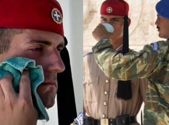 Ακίνητοι οι Εύζωνες μέσα στον καύσωνα – Τους δίνουν νερό και σκουπίζουν τον ιδρώτα τους