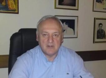 Κηδεία Σταύρου Γεωργίου: Τραγικές φιγούρες οι δύο κόρες του