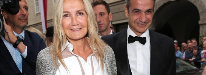 Ο Κυριάκος Μητσοτάκης και η σύζυγός του, Μαρέβα, τράβηξαν τα βλέμματα στην όπερα Κάρμεν σε φεστιβάλ στην Αυστρία