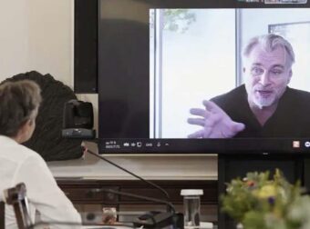 Ο Κυριάκος Μητσοτάκης συνεχάρη τον Κρίστοφερ Νόλαν για τη μεγάλη επιτυχία της ταινίας «Οδύσσεια»