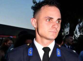 Γύθειο: Αυτός είναι ο 27χρονος ήρωας υποδιοικητής της Πυροσβεστικής που έχασε την ζωή του – Πώς πέθανε στο πεδίο