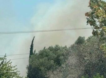 Φωτιά στη Βιομηχανική Περιοχή Κορωπίου, μήνυμα από το 112 για ετοιμότητα