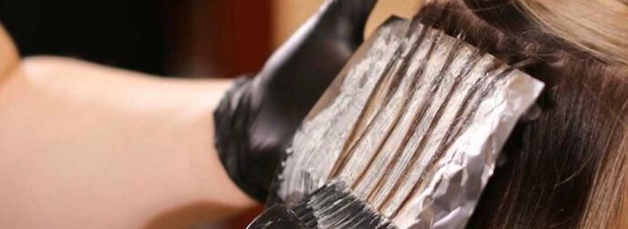 Το λάθος που κάνουν σχεδόν όλες οι γυναίκες πριν τη βαφή μαλλιών και «μπλοκάρει» το χρώμα