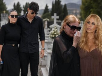 Έφτασε η Βικτώρια στο Μεσολόγγι: Με τον σύντροφο-στήριγμά της για το τρίμηνο μνημόσυνο της Γωγώς – Τι ζήτησε από τη γιαγιά της λίγο πριν φύγει για Κύπρο;