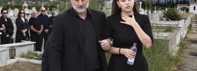 Έγινε το μνημόσυνο για τα τρίμηνα της Γωγώς: Η υπόσχεση που έδωσε η Βικτώρια πάνω από το μνήμα της μητέρας της