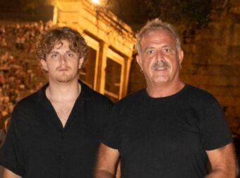 Σπάνια βραδινή έξοδος του Πασχάλη Τσαρούχα με τον 20χρονο γιο του