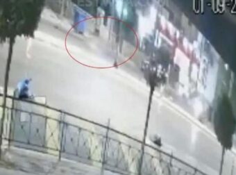 Φριχτό τροχαίο με τρεις νεκρούς στη λεωφόρο Αλεξάνδρας – Σοκάρει η στιγμή της σύγκρουσης