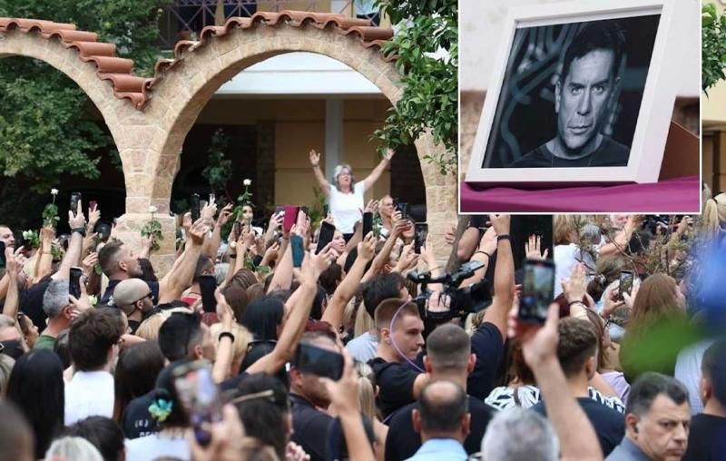 Ανατριχίλα: Πάρα πολύ κόσμος περιμένει τη σορό του Μαζωνάκη για το λαϊκό προσκύνημα στον ιερό ναό Αγ. Τριάδας στη Νίκαια – Δείτε βίντεο