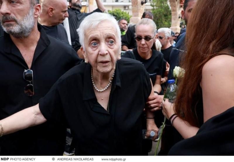 Έκτακτη είδηση τώρα για τη μητέρα του Μαζωνάκη: Δυστυχώς μόλις έγινε γνωστό