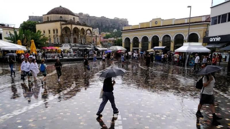 Διπλή κακοκαιρία: Πέφτει έως 8 βαθμούς η θερμοκρασία - Έρχονται βροχές και καταιγίδες