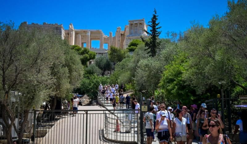 Τέλος ο χειμώνας - καλοκαίρι ξανά: Οι μέρες που θα σκάσει ο τζίτζικας με 30αρια