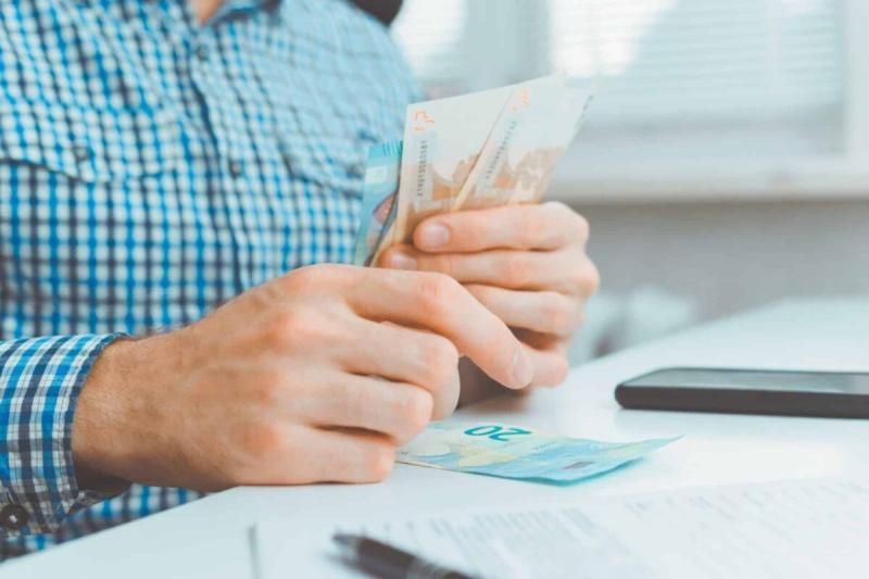 Κοινός τραπεζικός λογαριασμός: Τι ισχύει αν πεθάνει ένας δικαιούχος